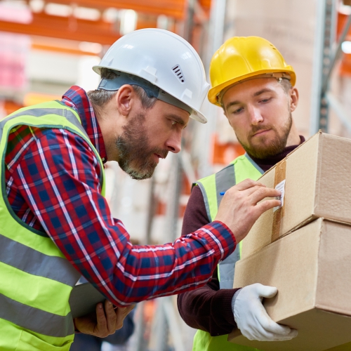 shipping-workers-in-warehouse-74PE8XH_500x500_acf_cropped